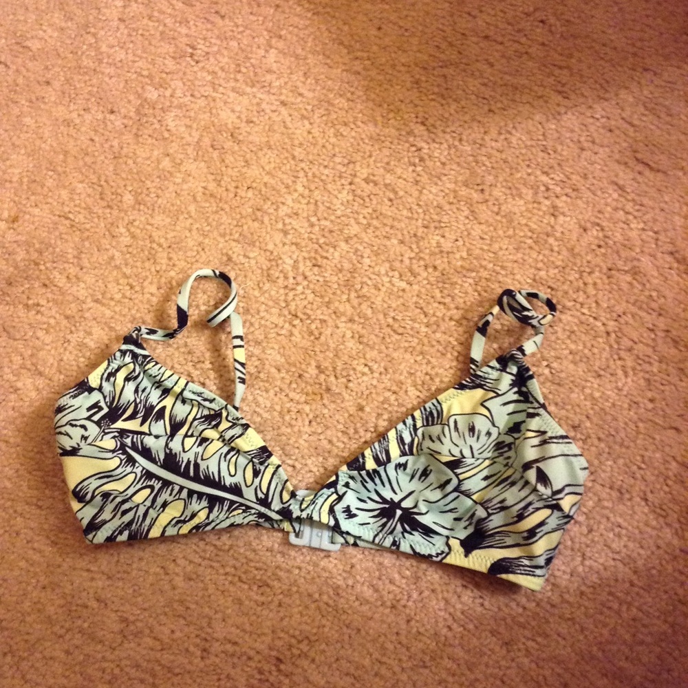 ❤️SALE ITEM  3 for 18$❤️. Bikini top- Zara brand